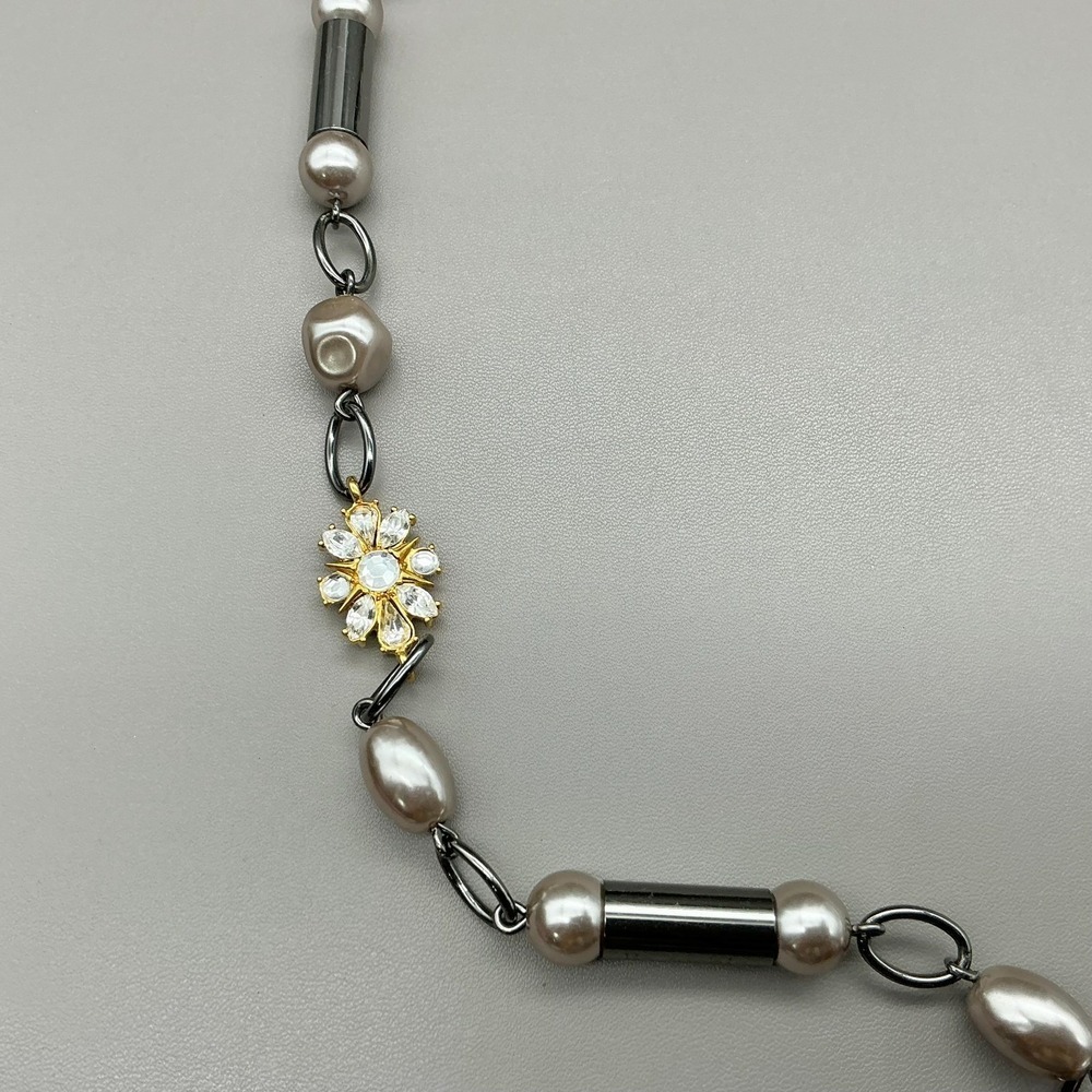Lia Sophia Gunmetal Faux Pearl Crystal Floral Station Necklace Retired 28 Inch - Picture 7 of 9